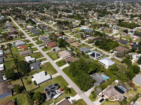 2033 SW Beekman Street Port St. Lucie FL 34953