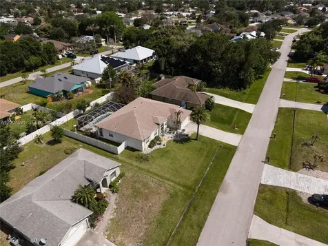 2033 SW Beekman Street Port St. Lucie FL 34953