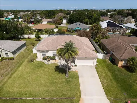 2033 SW Beekman Street Port St. Lucie FL 34953