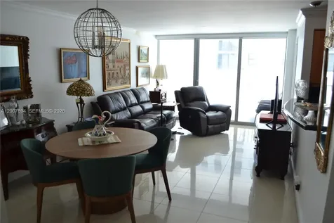 2655 Collins Avenue Miami Beach FL 33140