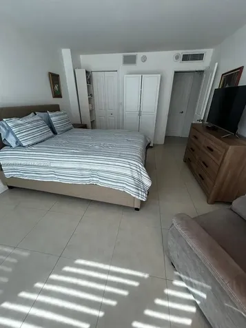2655 Collins Avenue Miami Beach FL 33140