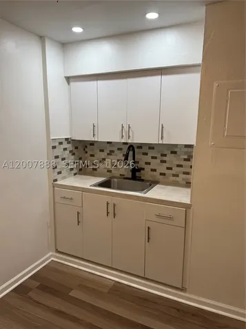 645 NE 35 Oakland Park FL 33334