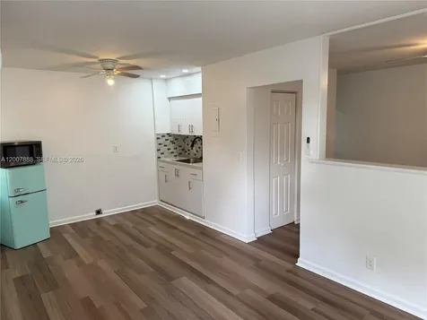 645 NE 35 Oakland Park FL 33334