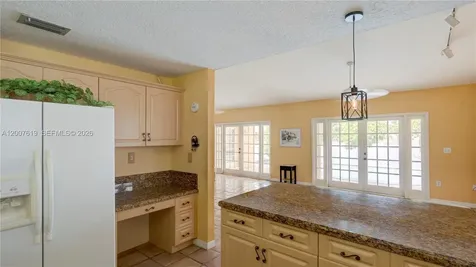 6255 Hawkes Bluff Avenue Davie FL 33331