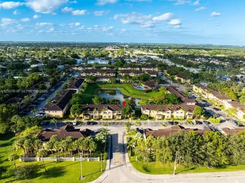 6051 SW 19th Place North Lauderdale FL 33068