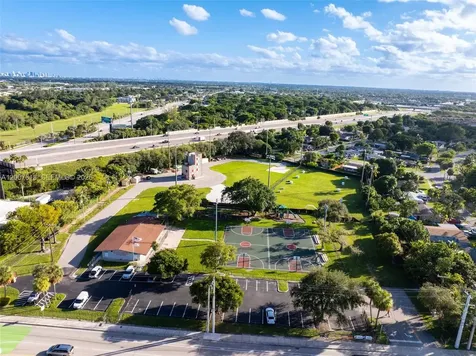 6051 SW 19th Place North Lauderdale FL 33068