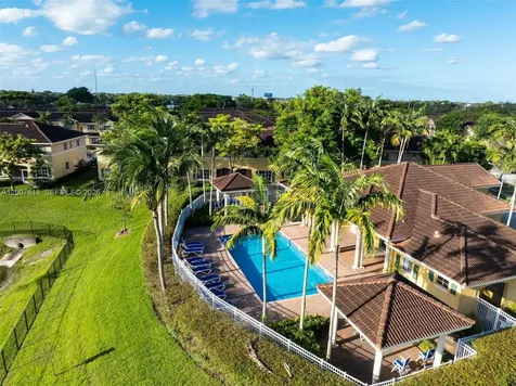 6051 SW 19th Place North Lauderdale FL 33068