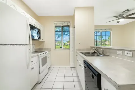 6051 SW 19th Place North Lauderdale FL 33068
