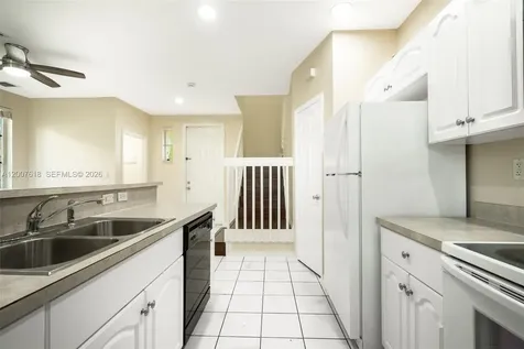 6051 SW 19th Place North Lauderdale FL 33068