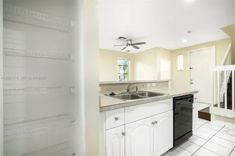 6051 SW 19th Place North Lauderdale FL 33068
