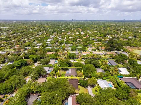16032 SW 74th Place Palmetto Bay FL 33157