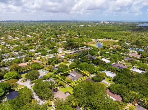 16032 SW 74th Place Palmetto Bay FL 33157