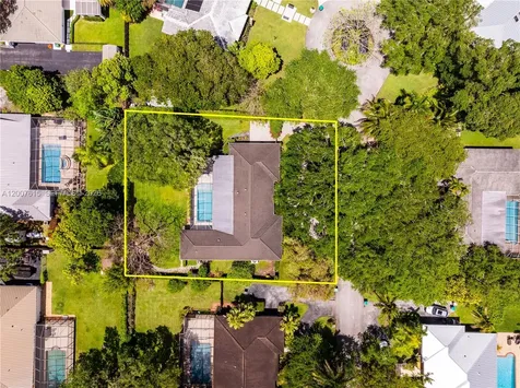 16032 SW 74th Place Palmetto Bay FL 33157