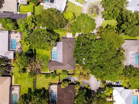 16032 SW 74th Place Palmetto Bay FL 33157
