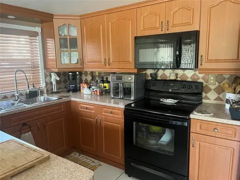 4720 SW 62nd Way Davie FL 33314