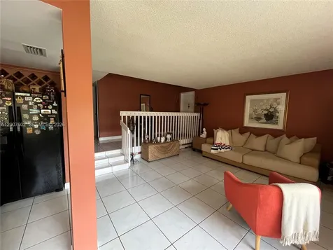 4720 SW 62nd Way Davie FL 33314