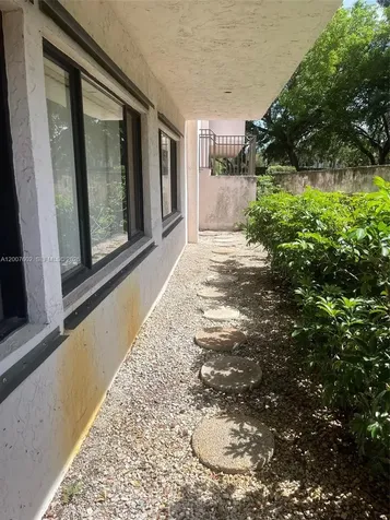4720 SW 62nd Way Davie FL 33314