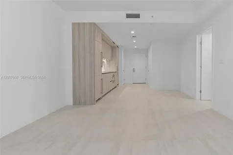 77 SE 5th Street Miami FL 33131