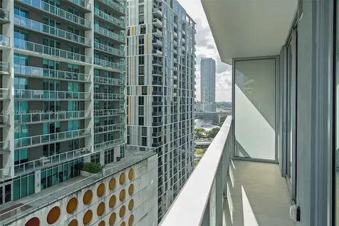 77 SE 5th Street Miami FL 33131