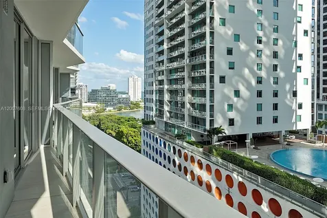 77 SE 5th Street Miami FL 33131