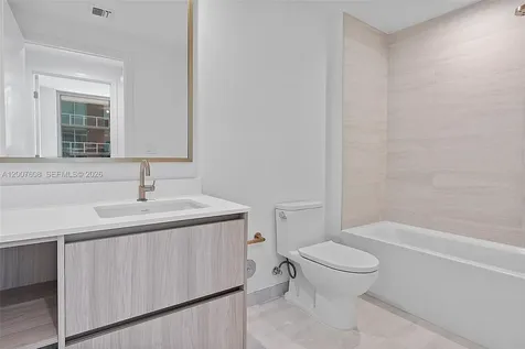 77 SE 5th Street Miami FL 33131