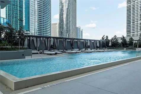 77 SE 5th Street Miami FL 33131