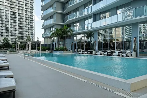 77 SE 5th Street Miami FL 33131