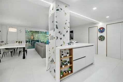 6801 Indian Creek Drive Miami Beach FL 33141