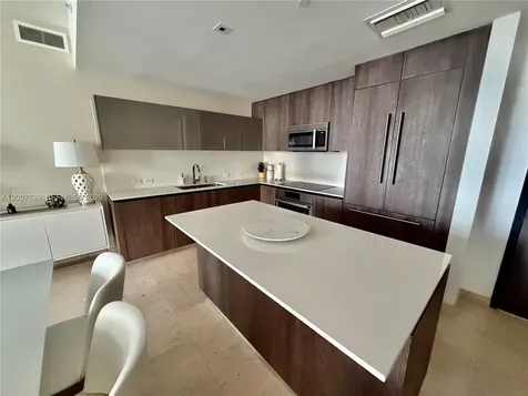 88 SW 7th Street Miami FL 33130