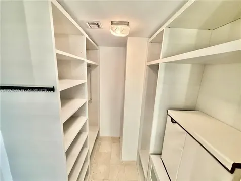 88 SW 7th Street Miami FL 33130