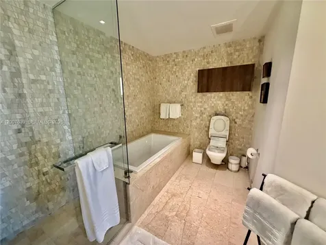 88 SW 7th Street Miami FL 33130