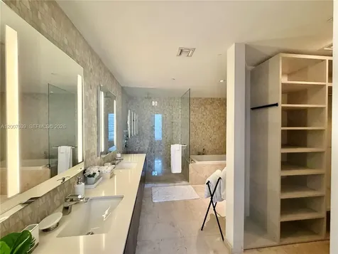 88 SW 7th Street Miami FL 33130
