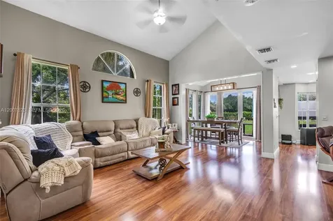 7059 Woodmont Way Tamarac FL 33321