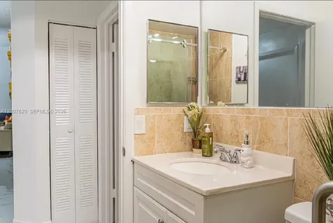 8419 NW 193rd Lane Hialeah FL 33015