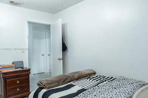8419 NW 193rd Lane Hialeah FL 33015