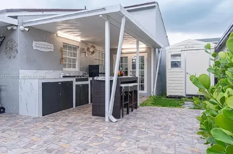 8419 NW 193rd Lane Hialeah FL 33015