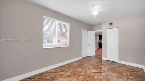 1124 NW 100th Terrace Miami FL 33150