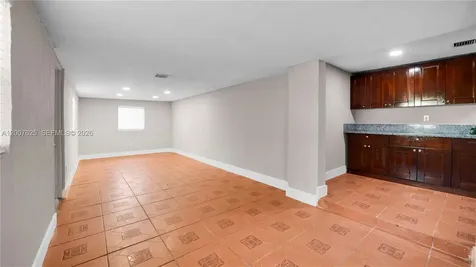 1124 NW 100th Terrace Miami FL 33150