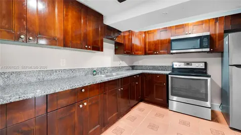 1124 NW 100th Terrace Miami FL 33150