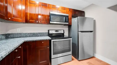 1124 NW 100th Terrace Miami FL 33150