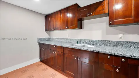 1124 NW 100th Terrace Miami FL 33150