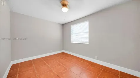 1124 NW 100th Terrace Miami FL 33150