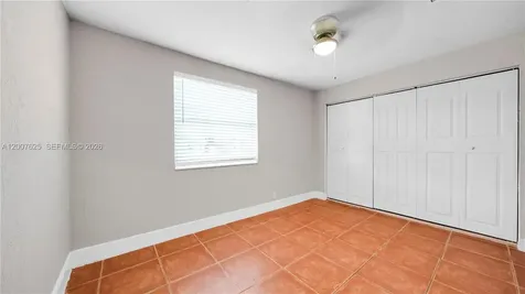 1124 NW 100th Terrace Miami FL 33150