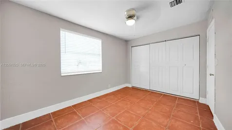 1124 NW 100th Terrace Miami FL 33150