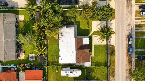 1124 NW 100th Terrace Miami FL 33150
