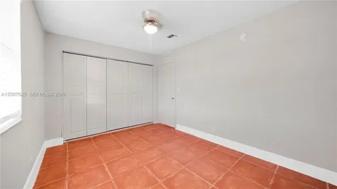 1124 NW 100th Terrace Miami FL 33150