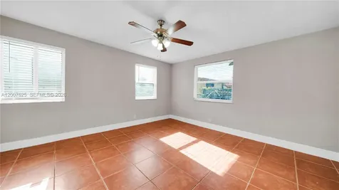 1124 NW 100th Terrace Miami FL 33150