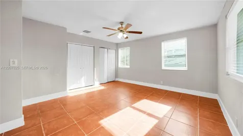 1124 NW 100th Terrace Miami FL 33150