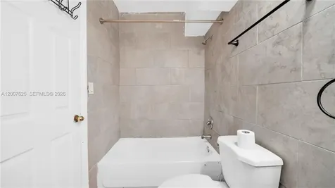1124 NW 100th Terrace Miami FL 33150