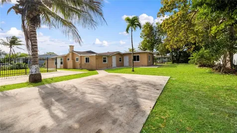1124 NW 100th Terrace Miami FL 33150